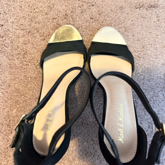 Mark and Maddux Black Ankle Strap High Heels - size 7.5 - Picture 5 of 6